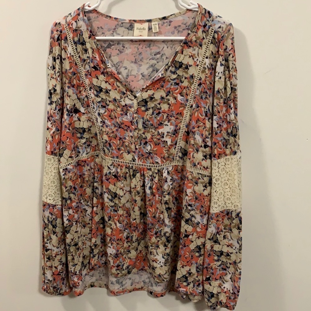 Women’s Rafaella Sport Size PL/PG cute sleeve lace